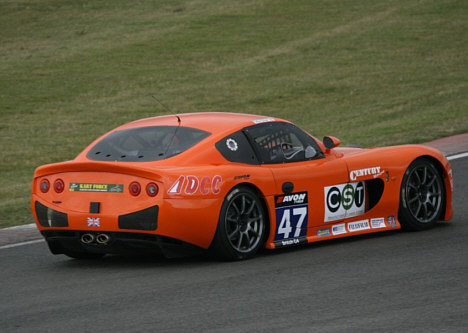 Vibe Smed i sin Ginetta G50.